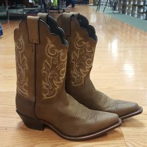 Ladies Justin western boots. Made in USA